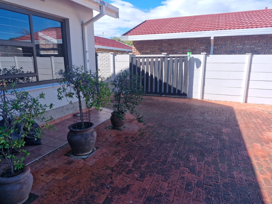 4 Bedroom Property for Sale in Riebeeckstad Free State
